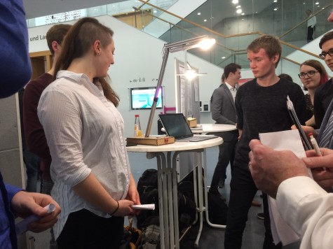 Der Publikumspreis ging mit dem Projekt "Die Bürolampe der Zukunft" an das Vertiefungsgebiet "Sensorik, Aktorik, Elektronik "